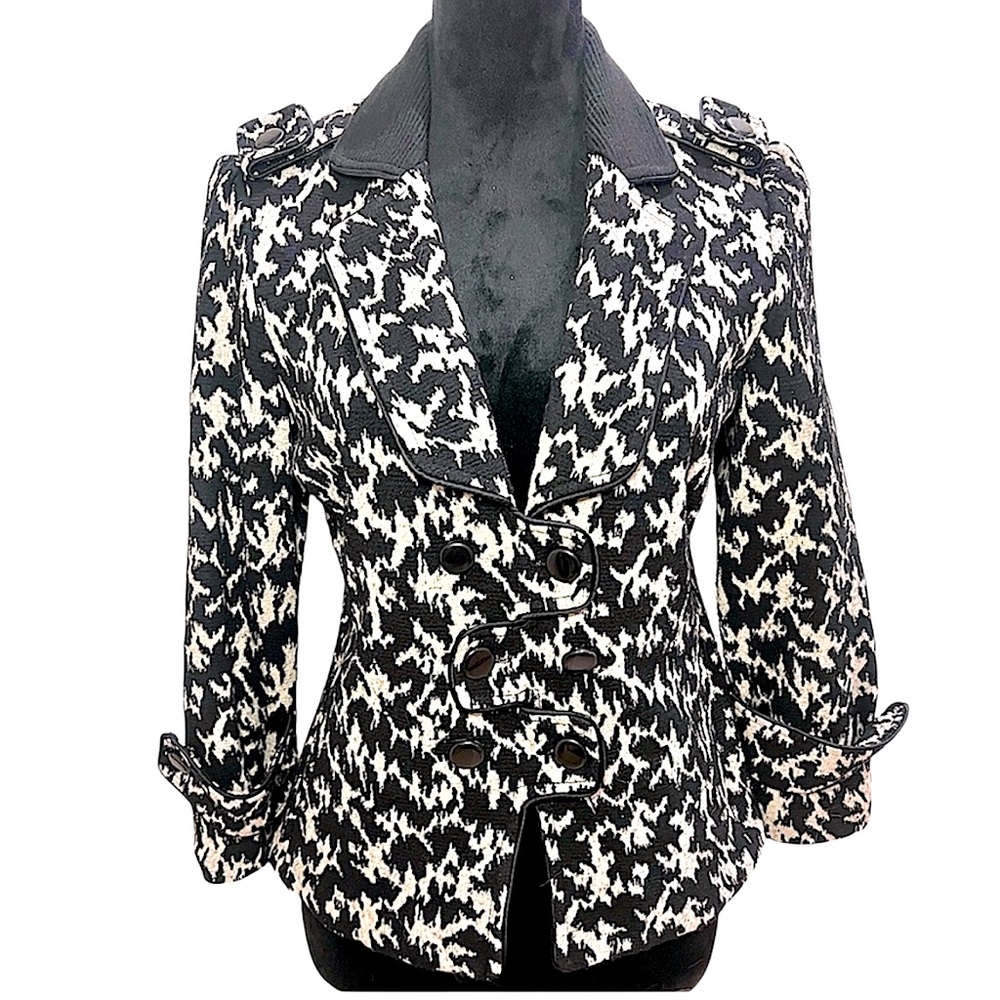 Diane Von Furstenberg 90’s Wool dress jacket blazer. 🖤🤍